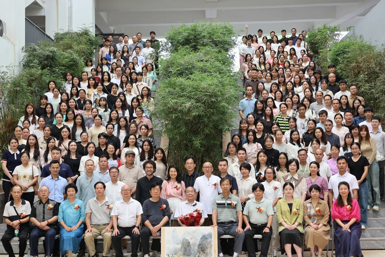 桂平市中小学美术教师水彩画专题培训活动暨大藤峡水彩画社成立仪式在我校顺利举行 丨 开云手机登录入口